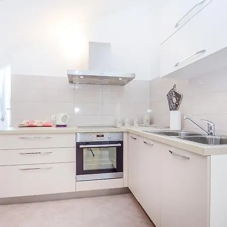 Ivano Apartment