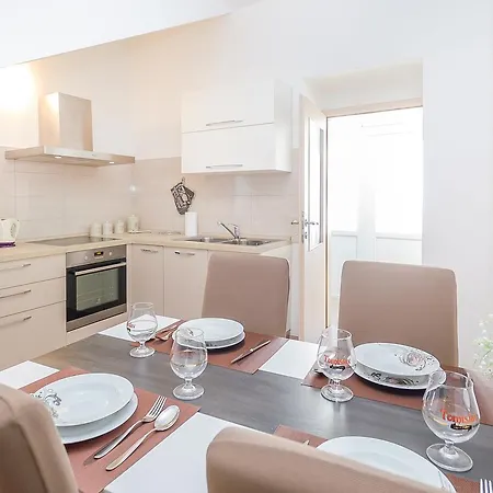 Ivano Apartment Pula